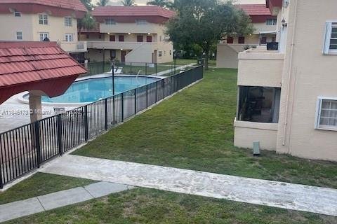 Condo in Kendall, Florida, 3 bedrooms  № 1847598 - photo 16