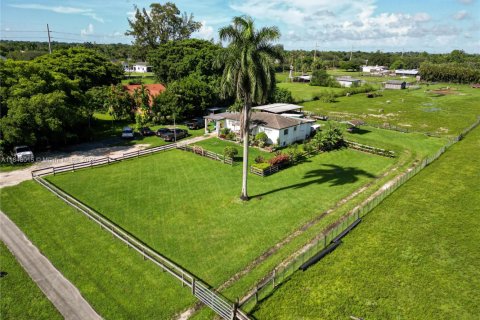 Casa en venta en Davie, Florida, 3 dormitorios, 157.84 m2 № 1958611 - foto 1