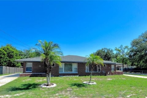 Duplex in Longwood, Florida 4 bedrooms, 150.5 sq.m. № 1822662 - photo 1