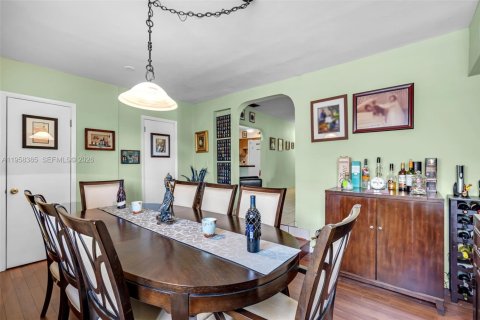 Купить виллу или дом в Майами-Спрингс, Флорида 3 спальни, 183.95м2, № 2023570 - фото 12