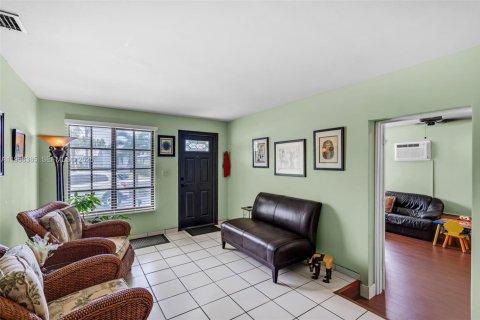 Купить виллу или дом в Майами-Спрингс, Флорида 3 спальни, 183.95м2, № 2023570 - фото 8