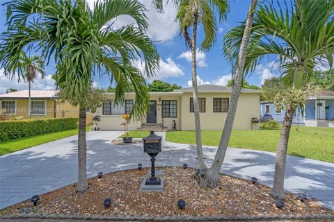 Купить виллу или дом в Майами-Спрингс, Флорида 3 спальни, 183.95м2, № 2023570 - фото 3