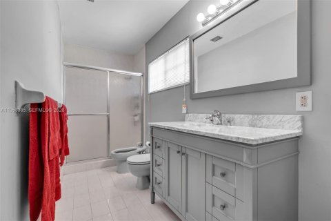 Купить виллу или дом в Майами-Спрингс, Флорида 3 спальни, 183.95м2, № 2023570 - фото 29