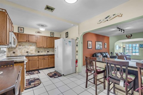 Купить виллу или дом в Майами-Спрингс, Флорида 3 спальни, 183.95м2, № 2023570 - фото 16