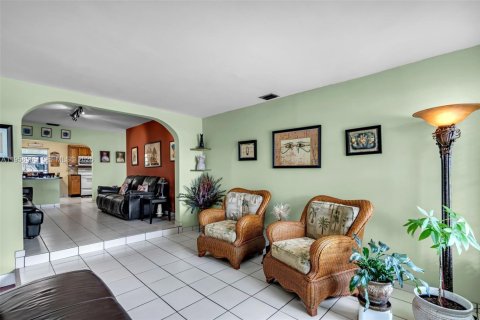 Купить виллу или дом в Майами-Спрингс, Флорида 3 спальни, 183.95м2, № 2023570 - фото 5