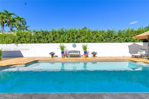 Casa en venta en Miami Lakes, Florida, 3 dormitorios, 176.79 m2 № 1982711 - foto 14