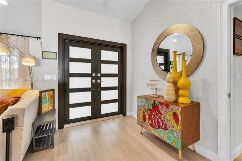 Casa en venta en Miami Lakes, Florida, 3 dormitorios, 176.79 m2 № 1982711 - foto 17