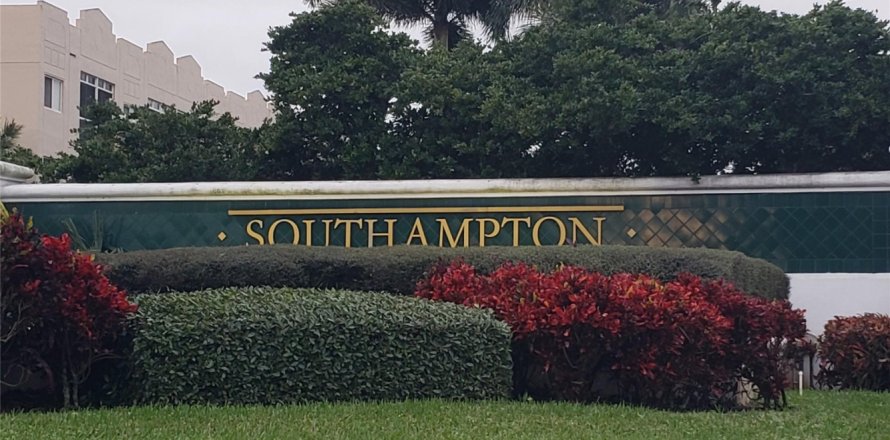 Condo in Tamarac, Florida, 2 bedrooms № 994293