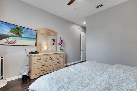 Condo in Davenport, Florida, 4 bedrooms  № 1630270 - photo 16