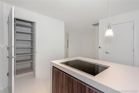 Купить кондоминиум в Майами, Флорида 1 спальня, 94.57м2, № 1957990 - фото 11