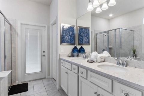 House in Davenport, Florida 8 bedrooms, 373.93 sq.m. № 1817268 - photo 11