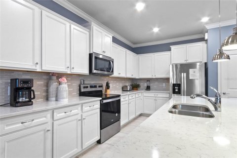 House in Davenport, Florida 8 bedrooms, 373.93 sq.m. № 1817268 - photo 5