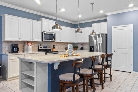 House in Davenport, Florida 8 bedrooms, 373.93 sq.m. № 1817268 - photo 4