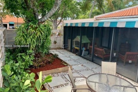 Adosado en alquiler en Miami Lakes, Florida, 2 dormitorios, 118.08 m2 № 2003117 - foto 9