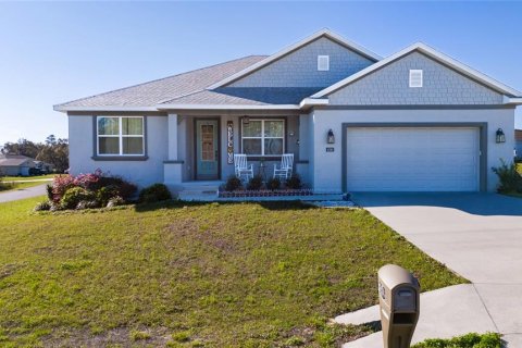 House in Ocala, Florida 4 bedrooms, 202.25 sq.m. № 1733676 - photo 1
