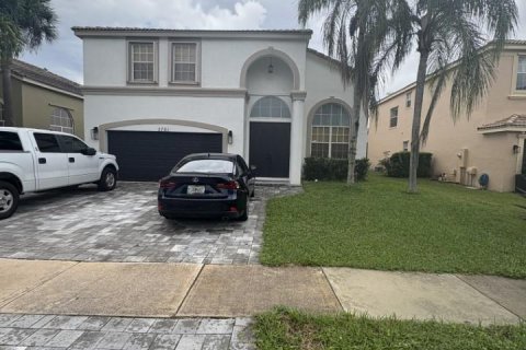 House in Royal Palm Beach, Florida 4 bedrooms, 272.76 sq.m. № 2250367