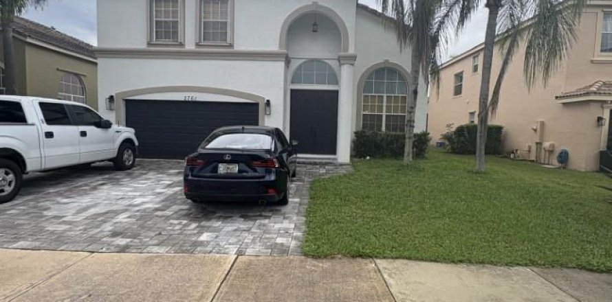 House in Royal Palm Beach, Florida 4 bedrooms, 272.76 sq.m. № 2250367
