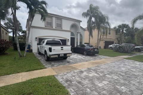 House in Royal Palm Beach, Florida 4 bedrooms, 272.76 sq.m. № 2250367 - photo 17