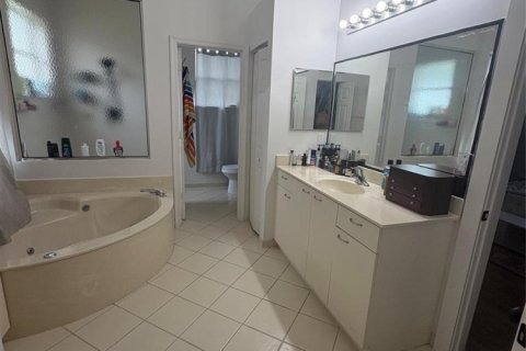 House in Royal Palm Beach, Florida 4 bedrooms, 272.76 sq.m. № 2250367 - photo 30
