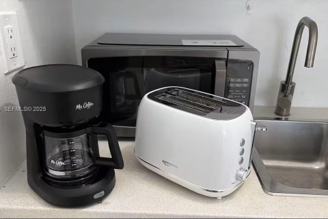 Immobilier commercial à louer à Miami, Floride: 1 chambre, 23.23 m2 № 1992270 - photo 9