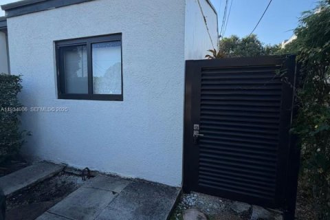 Immobilier commercial à louer à Miami, Floride: 1 chambre, 23.23 m2 № 1992270 - photo 10