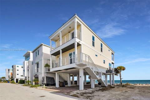 House in Key Largo, Florida 4 bedrooms, 167.78 sq.m. № 1850846 - photo 27
