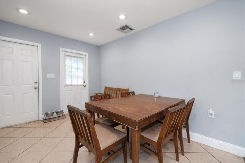 House in Largo, Florida 3 bedrooms, 125.98 sq.m. № 1835016 - photo 12