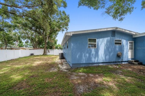 House in Largo, Florida 3 bedrooms, 125.98 sq.m. № 1835016 - photo 24