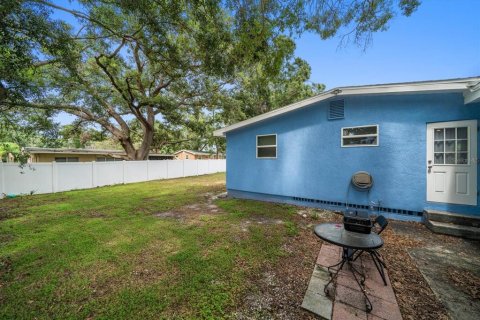 House in Largo, Florida 3 bedrooms, 125.98 sq.m. № 1835016 - photo 23