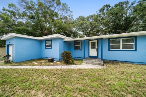 House in Largo, Florida 3 bedrooms, 125.98 sq.m. № 1835016 - photo 4
