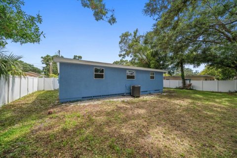 House in Largo, Florida 3 bedrooms, 125.98 sq.m. № 1835016 - photo 25