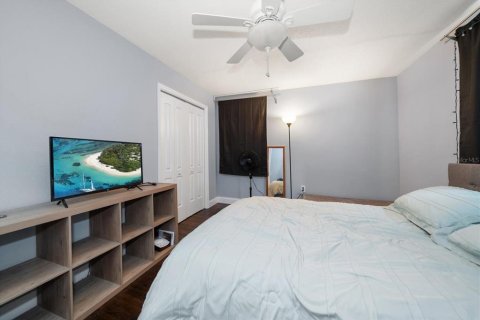 House in Largo, Florida 3 bedrooms, 125.98 sq.m. № 1835016 - photo 18