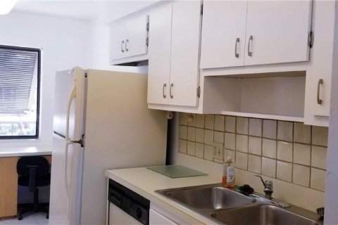 Condo in Sarasota, Florida, 2 bedrooms  № 1915093 - photo 6