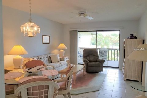 Condo in Sarasota, Florida, 2 bedrooms  № 1915093 - photo 3