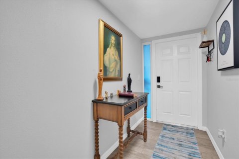 House in Seminole, Florida 4 bedrooms, 196.12 sq.m. № 2152054 - photo 9