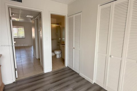 Condo in Hialeah, Florida, 1 bedroom  № 1760853 - photo 6