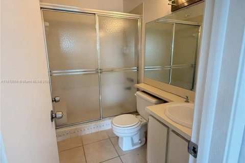 Condo in Hialeah, Florida, 1 bedroom  № 1760853 - photo 7