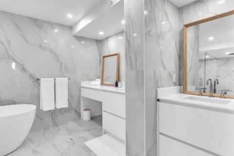 Купить кондоминиум в Бока-Ратон, Флорида 6 комнат, 225.75м2, № 2083802 - фото 18