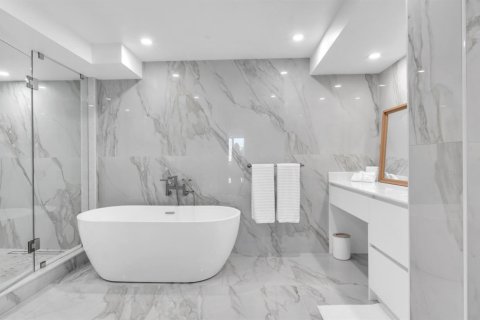 Купить кондоминиум в Бока-Ратон, Флорида 6 комнат, 225.75м2, № 2083802 - фото 21