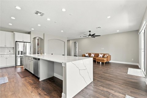 House in Wesley Chapel, Florida 6 bedrooms, 506.5 sq.m. № 2391364 - photo 29