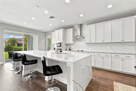 House in Wesley Chapel, Florida 6 bedrooms, 506.5 sq.m. № 2391364 - photo 26
