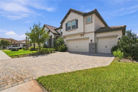 House in Wesley Chapel, Florida 6 bedrooms, 506.5 sq.m. № 2391364 - photo 13