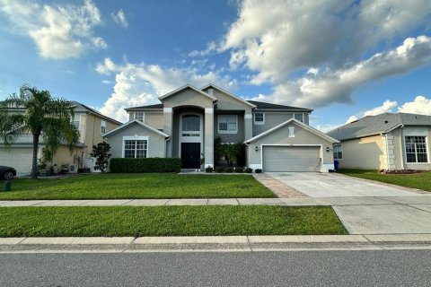 House in Kissimmee, Florida 5 bedrooms, 324.88 sq.m. № 1400772 - photo 1