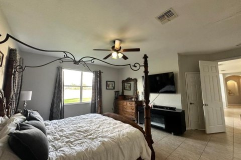 House in Kissimmee, Florida 5 bedrooms, 324.88 sq.m. № 1400772 - photo 27