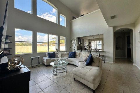 House in Kissimmee, Florida 5 bedrooms, 324.88 sq.m. № 1400772 - photo 5