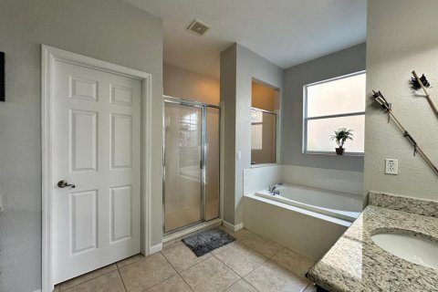 House in Kissimmee, Florida 5 bedrooms, 324.88 sq.m. № 1400772 - photo 25