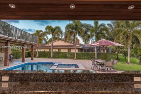 Casa en alquiler en Hialeah, Florida, 4 dormitorios, 289.2 m2 № 2030386 - foto 10