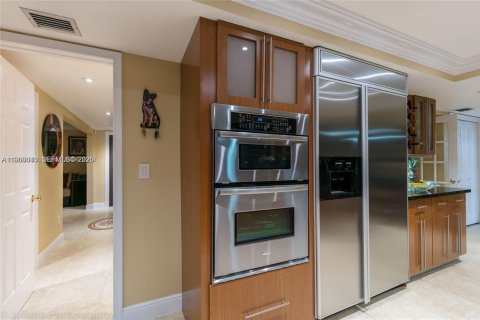 Casa en alquiler en Hialeah, Florida, 4 dormitorios, 289.2 m2 № 2030386 - foto 21