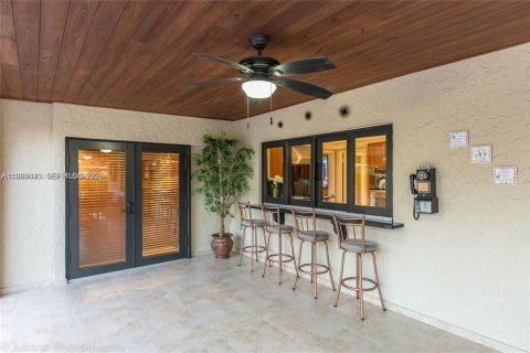 Casa en alquiler en Hialeah, Florida, 4 dormitorios, 289.2 m2 № 2030386 - foto 7