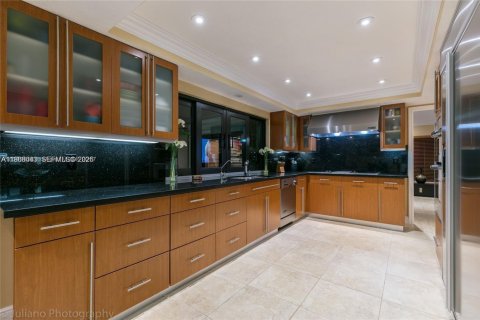 Casa en alquiler en Hialeah, Florida, 4 dormitorios, 289.2 m2 № 2030386 - foto 18